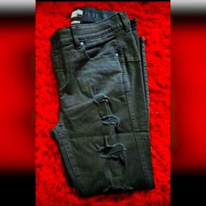 Torrid 16R bombshell skinny distressed jean